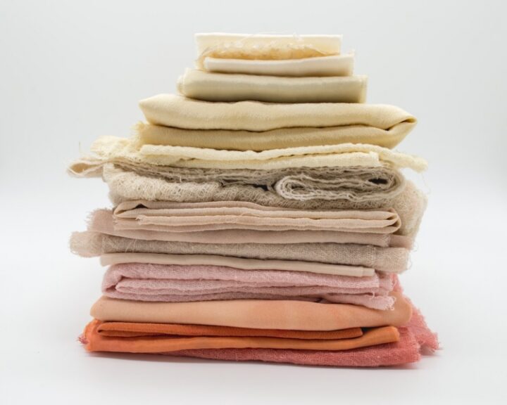VIDEO: What happens to used clothes and textiles in Estonia, Latvia and Lithuania?