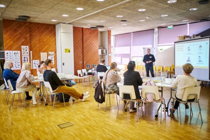 Mitmed vestlused eluviisi testi loomise juures näitasid, et enamusel kestlikkusest huvitatud osapooltel oli oma nägemus sellest, kuidas ja kuhu ühiskonda pöörama peaks, et see piisavalt roheline või kestlik tunduks.